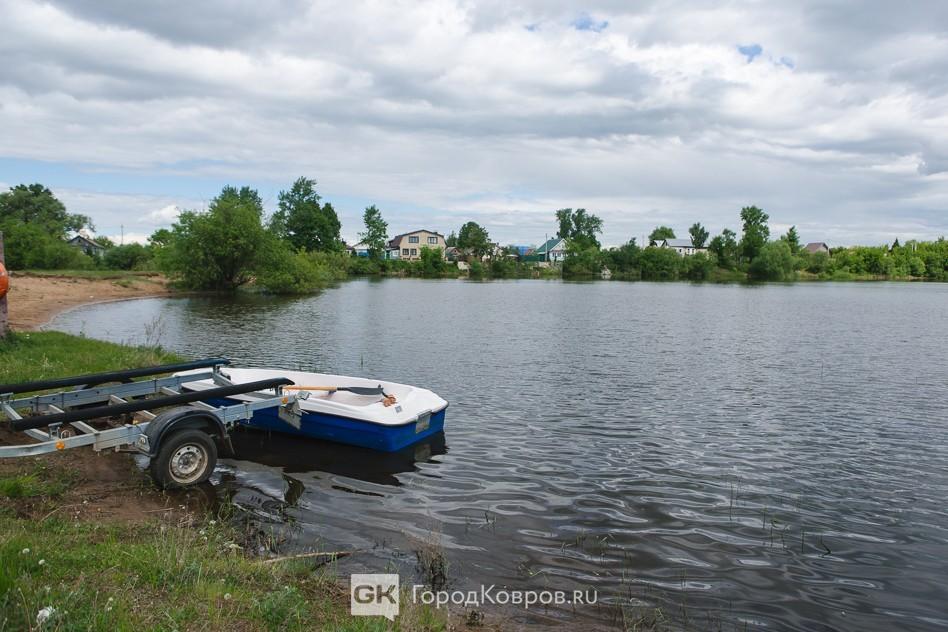 спасатели и водолаз