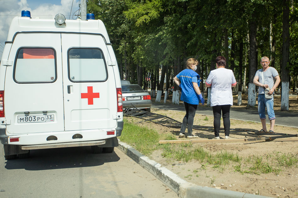 Зебра во владимире новости владимира и владимирской. Происшествия в Коврове вчера. Сбивание ковров. Новости Владимира Зебра.